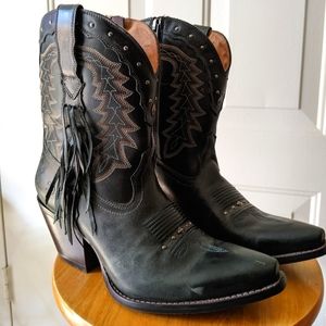 New w/o tags green Durango booties